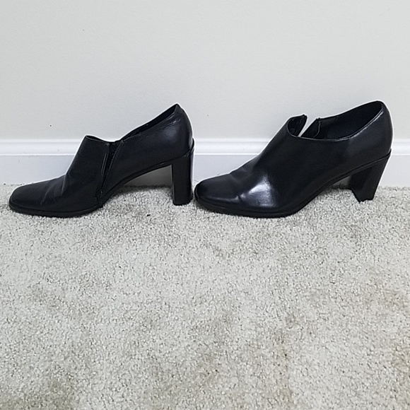 Heels - Picture 3 of 4